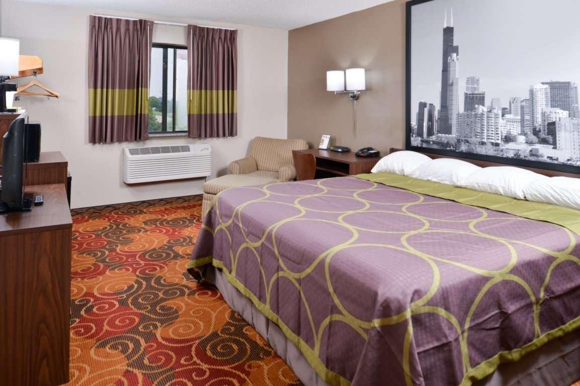 Super 8 By Wyndham Romeoville Bolingbrook Extérieur photo