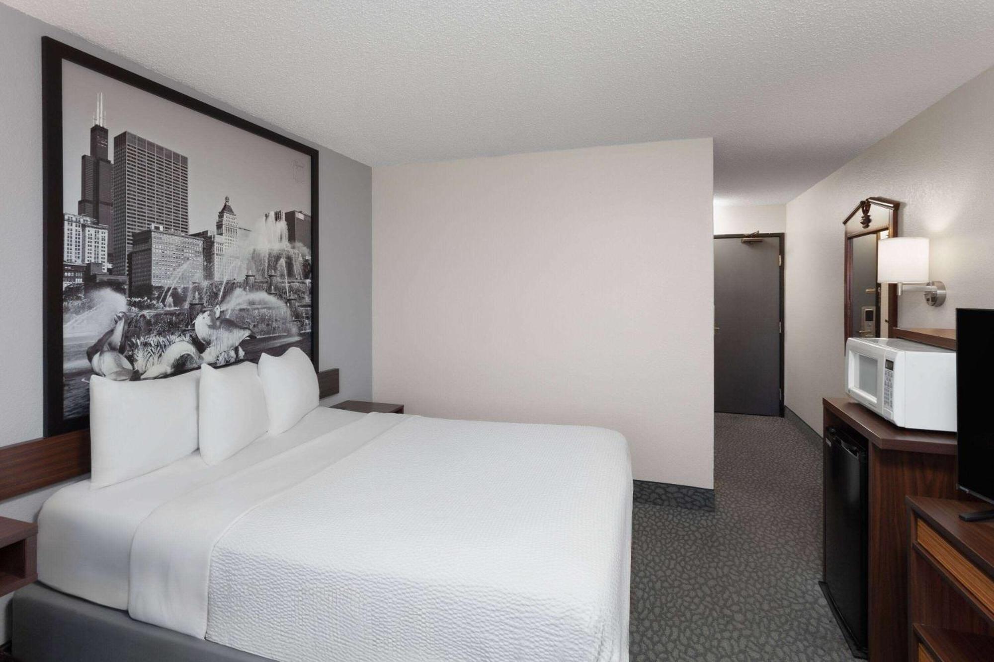 Super 8 By Wyndham Romeoville Bolingbrook Extérieur photo