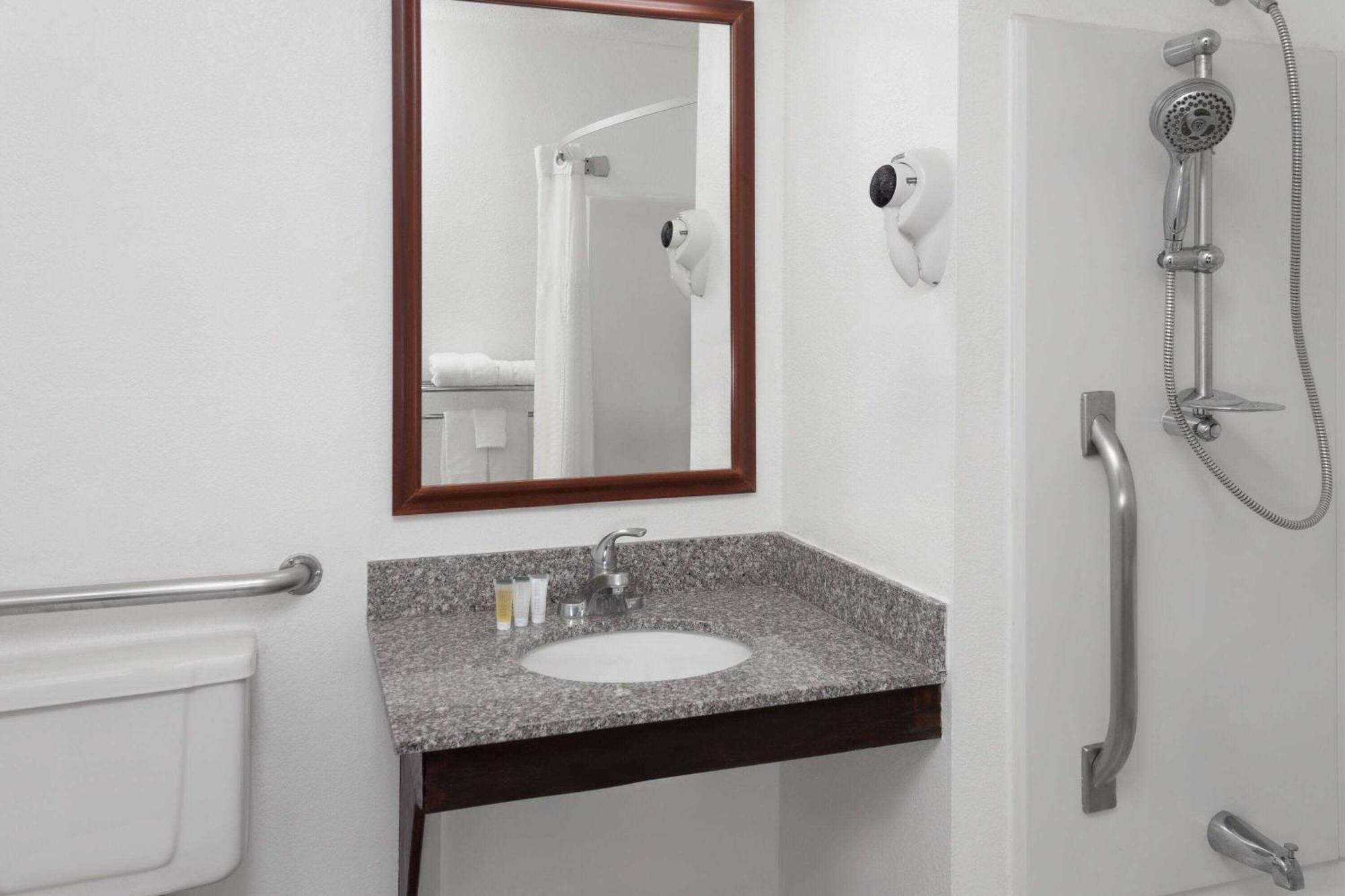 Super 8 By Wyndham Romeoville Bolingbrook Extérieur photo