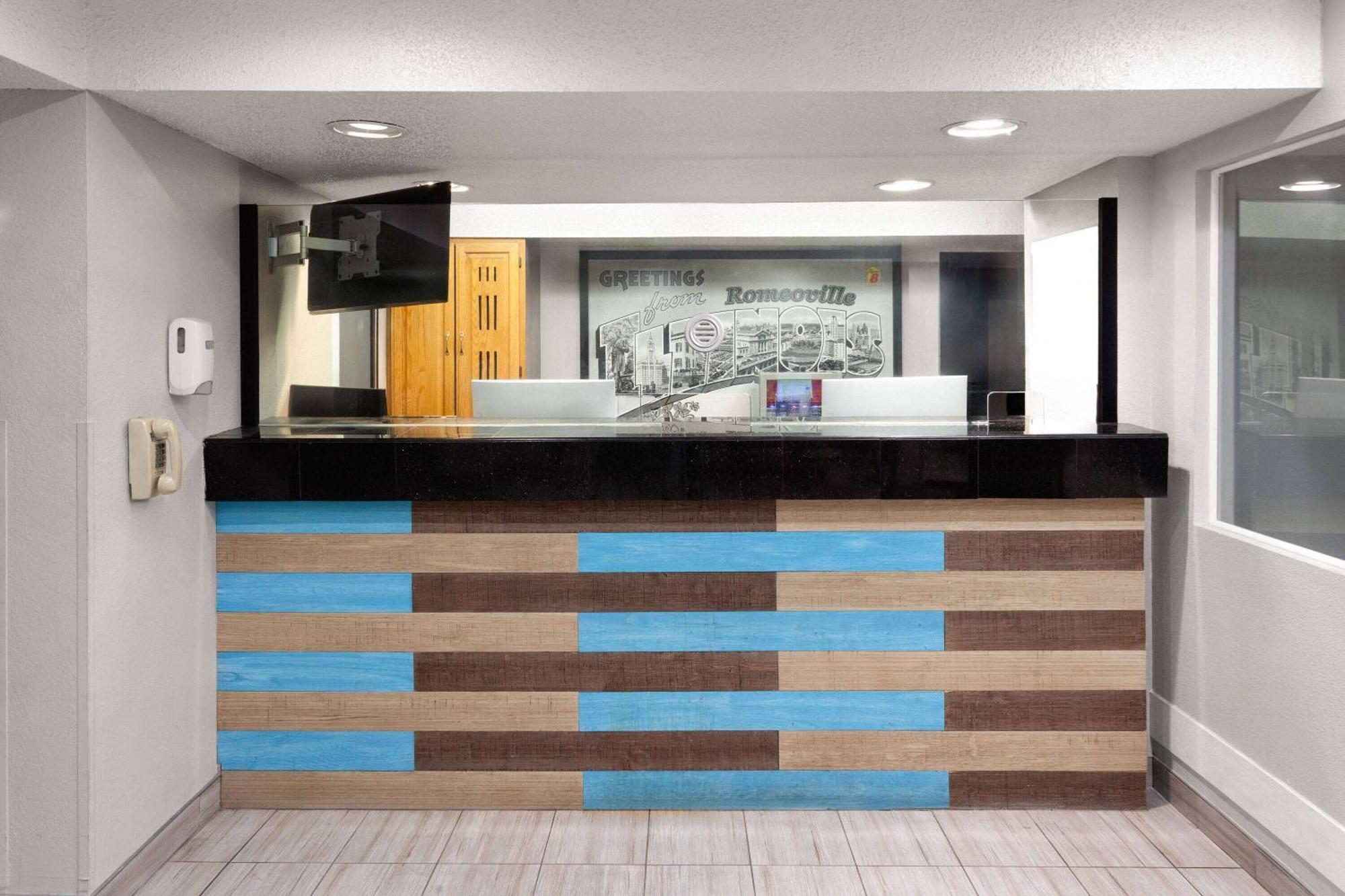 Super 8 By Wyndham Romeoville Bolingbrook Extérieur photo