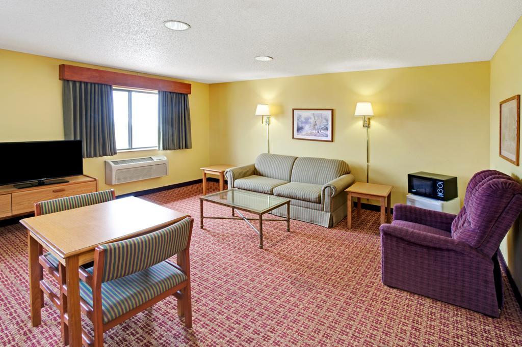 Super 8 By Wyndham Romeoville Bolingbrook Extérieur photo