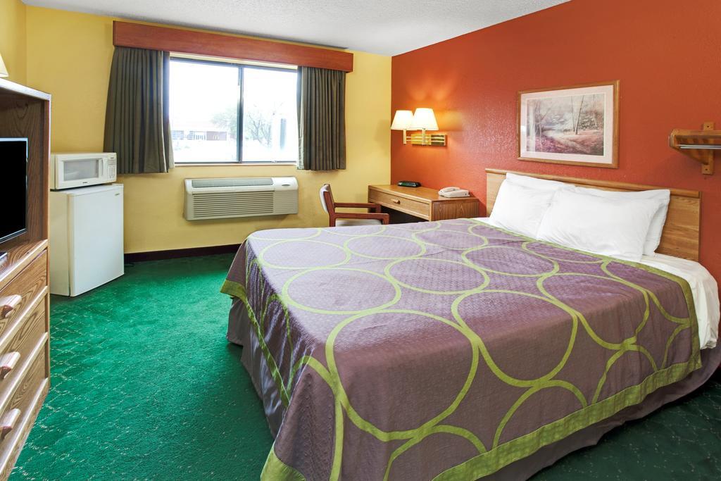 Super 8 By Wyndham Romeoville Bolingbrook Extérieur photo